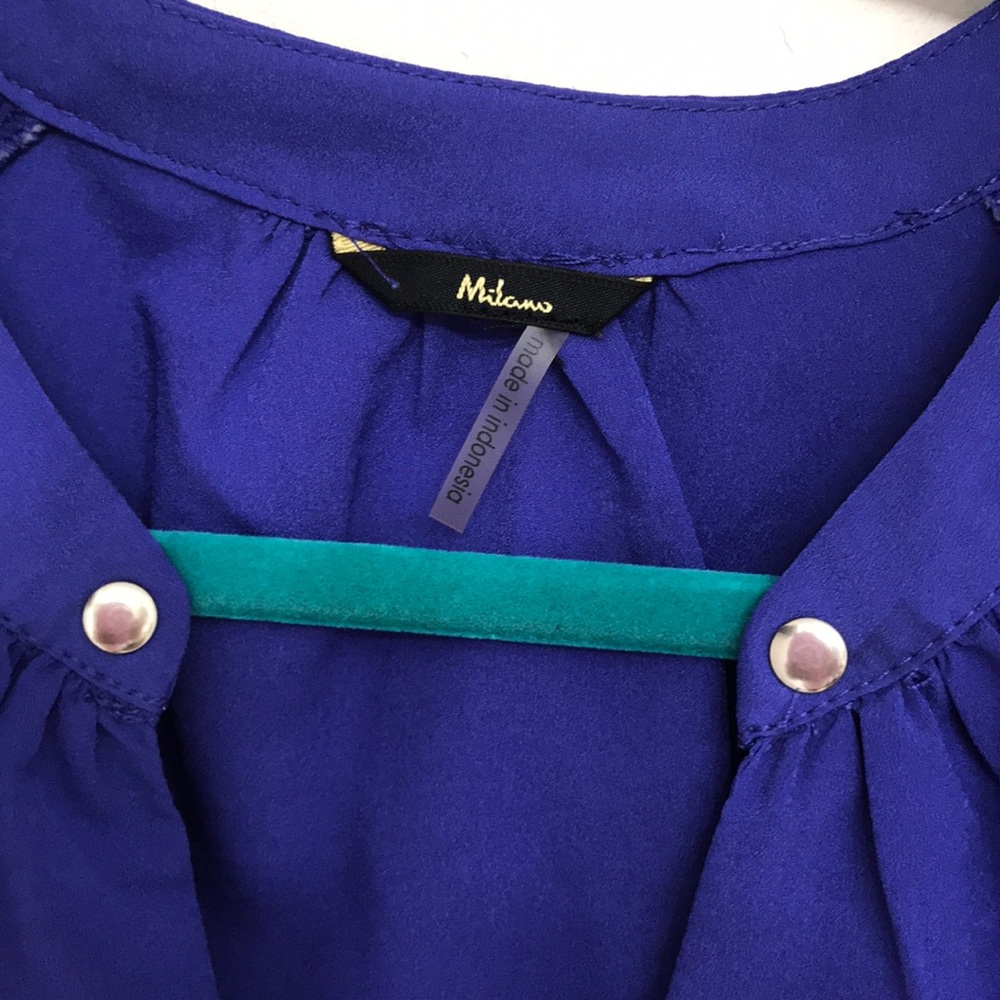 Blue top - Picture 2 of 3